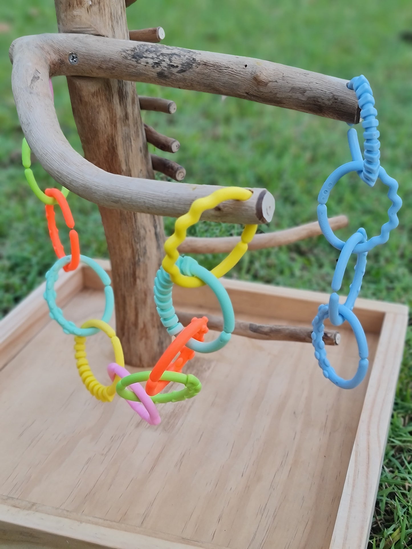 Lots-a-Links Climbing Ladder Play Stand