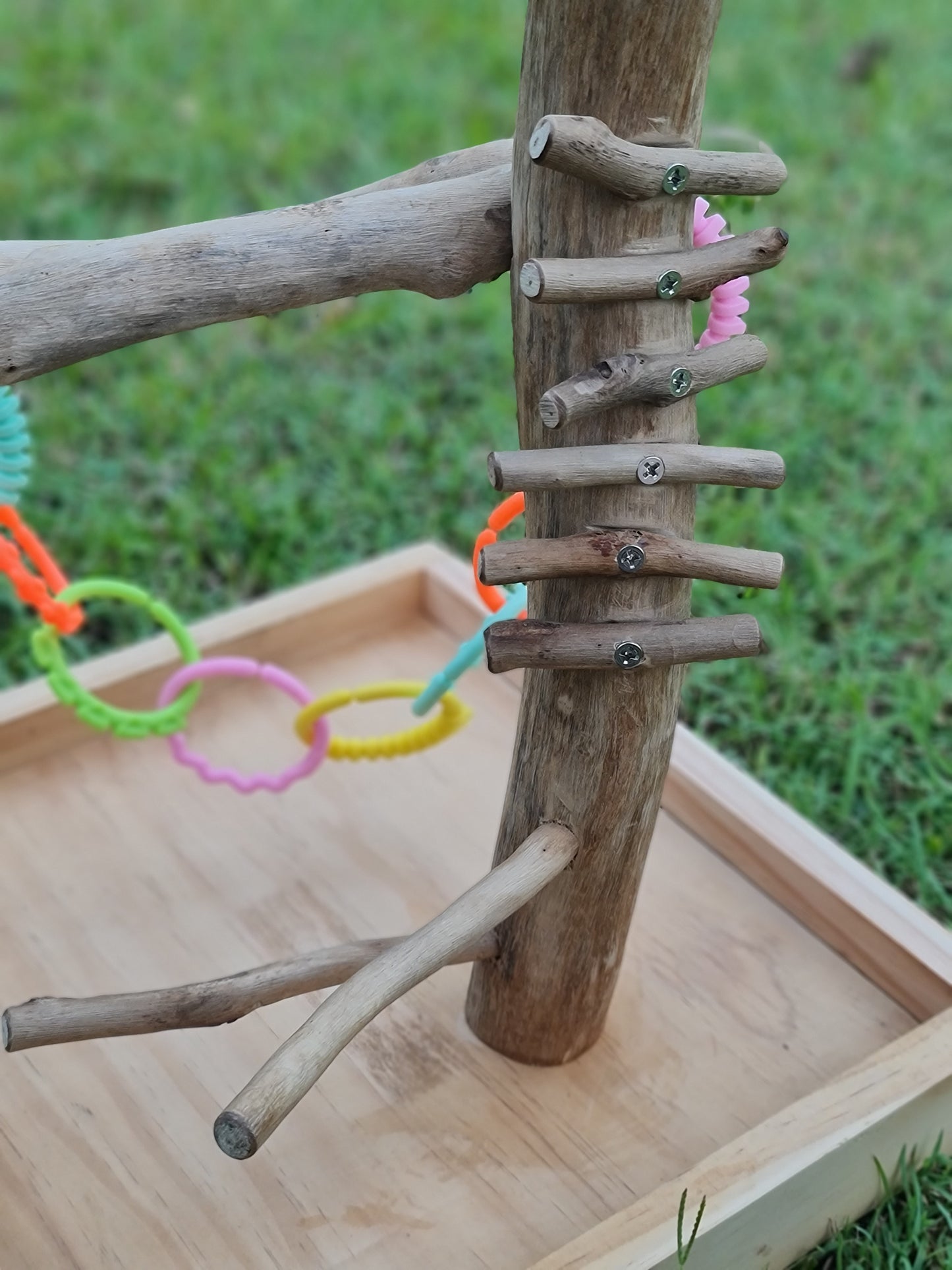 Lots-a-Links Climbing Ladder Play Stand